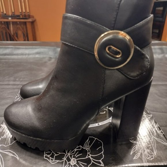 ATALINA PLATFORM BUCKLED SHORT BOOTS - Picture 11 of 15